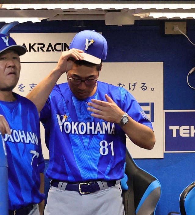 DeNA 拙攻でヤクルトに3連敗…4位転落 相川監督「しっかり準備して戦い直します」