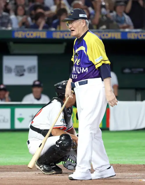 ８６歳の張本氏が打席に 上原さんの速球に１球で退散も大レジェンドへのリスペクトで「申告敬遠」扱いに